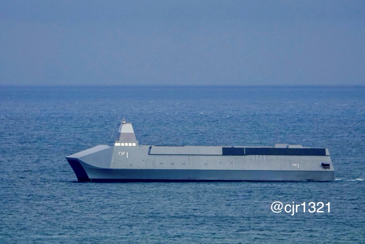 WarshipCam's tweet photo. U.S. Navy experimental littoral combat ship Sea Fighter (FSF-1) off of Dania Beach, Florida - January 13, 2024 #seafighter #fsf1
SRC: TW-@cjr1321 https://t.co/XL8A1GoFi4