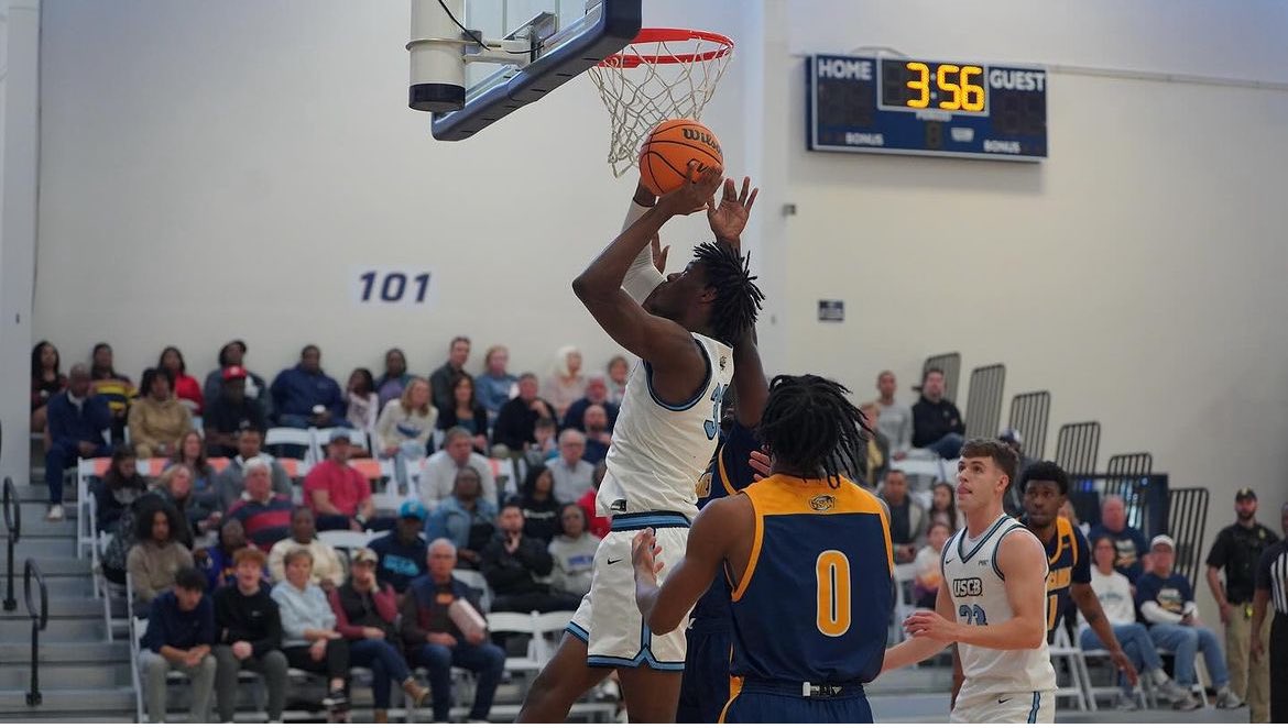USCBMBB's tweet photo. 𝗙𝗜𝗡𝗔𝗟: 84-79

USCB falls to Georgia Southwestern tonight, 84-79. Bulluck led the way with 14 points and Overstreet finished with 11 points and 11 boards, his fifth double-double of the season! 

𝙐𝙥 𝙉𝙚𝙭𝙩: The Sand Sharks head on the road to Georgia College on Wednesday. https://t.co/nZFalXlwpX