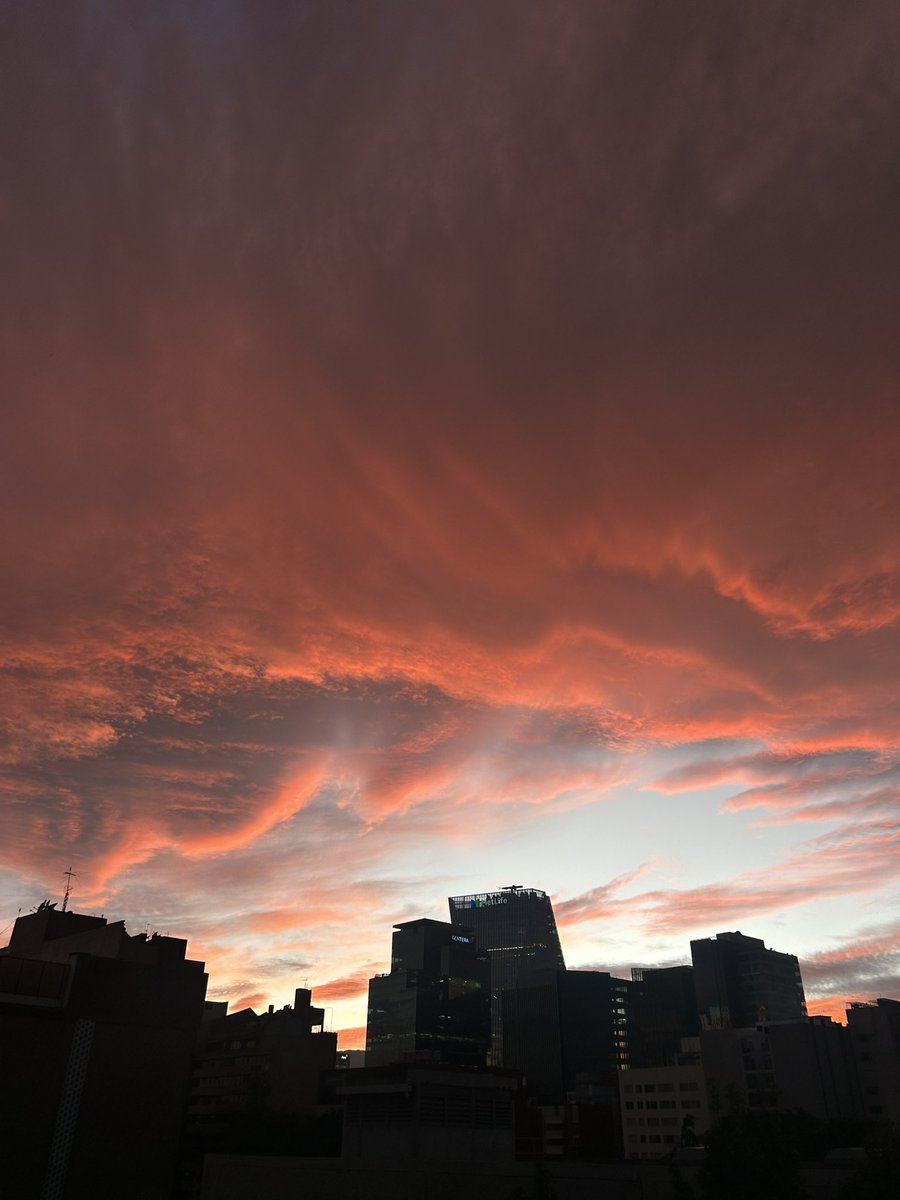 lauord's tweet photo. Los atardeceres que nos ha dado la Cdmx últimamente ✨🧡 https://t.co/2ABVnhqR32