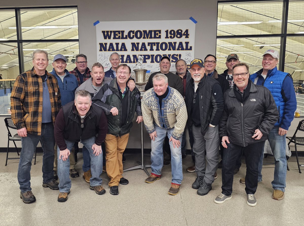 eccenterice's tweet photo. 1984 National Champions are in the house!

@UWECHockey @UWECblugolds https://t.co/HwiL73SrYM