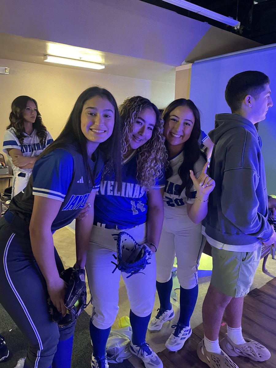 TAMUKSB's tweet photo. Javelina Media Day !!! We are just different “family”
#Loshogs #HOGwild x #Family https://t.co/yDcpJXigEq