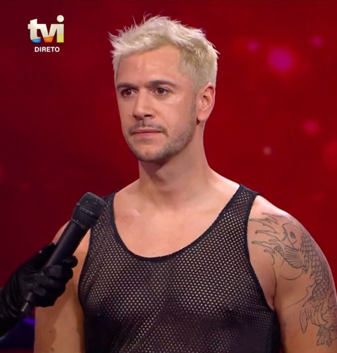 Ele não tem o juri, nao tem os ratos da internet que andam na tag só a reclamar, mas tem um fandom do caralhoooo!! Soma e segue!!Aceitem que dói menos. #brunardo #BerNoDanca