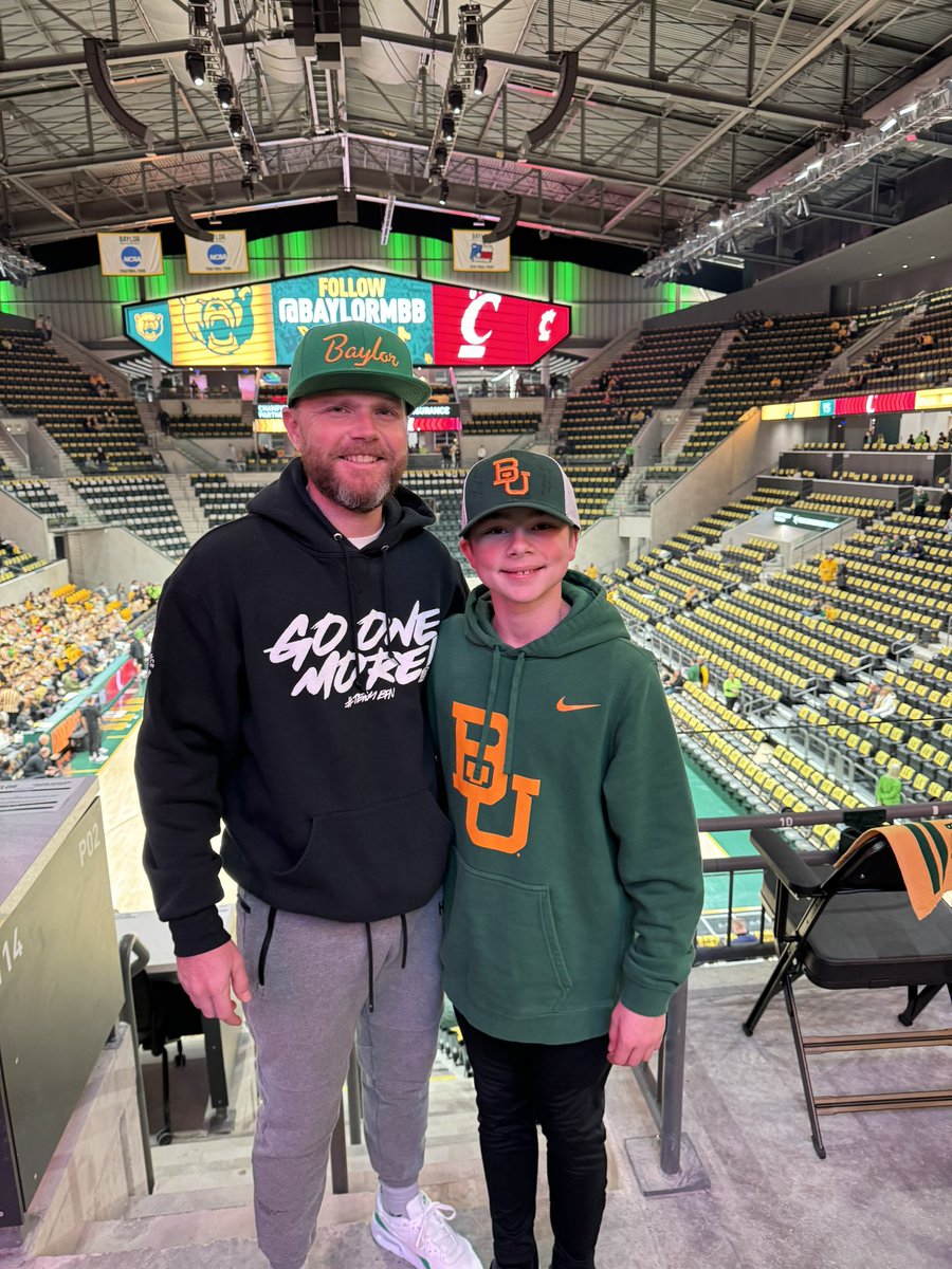 BaylorChops's tweet image. Dude’s night! Let’s go @BaylorMBB ! #SicEm