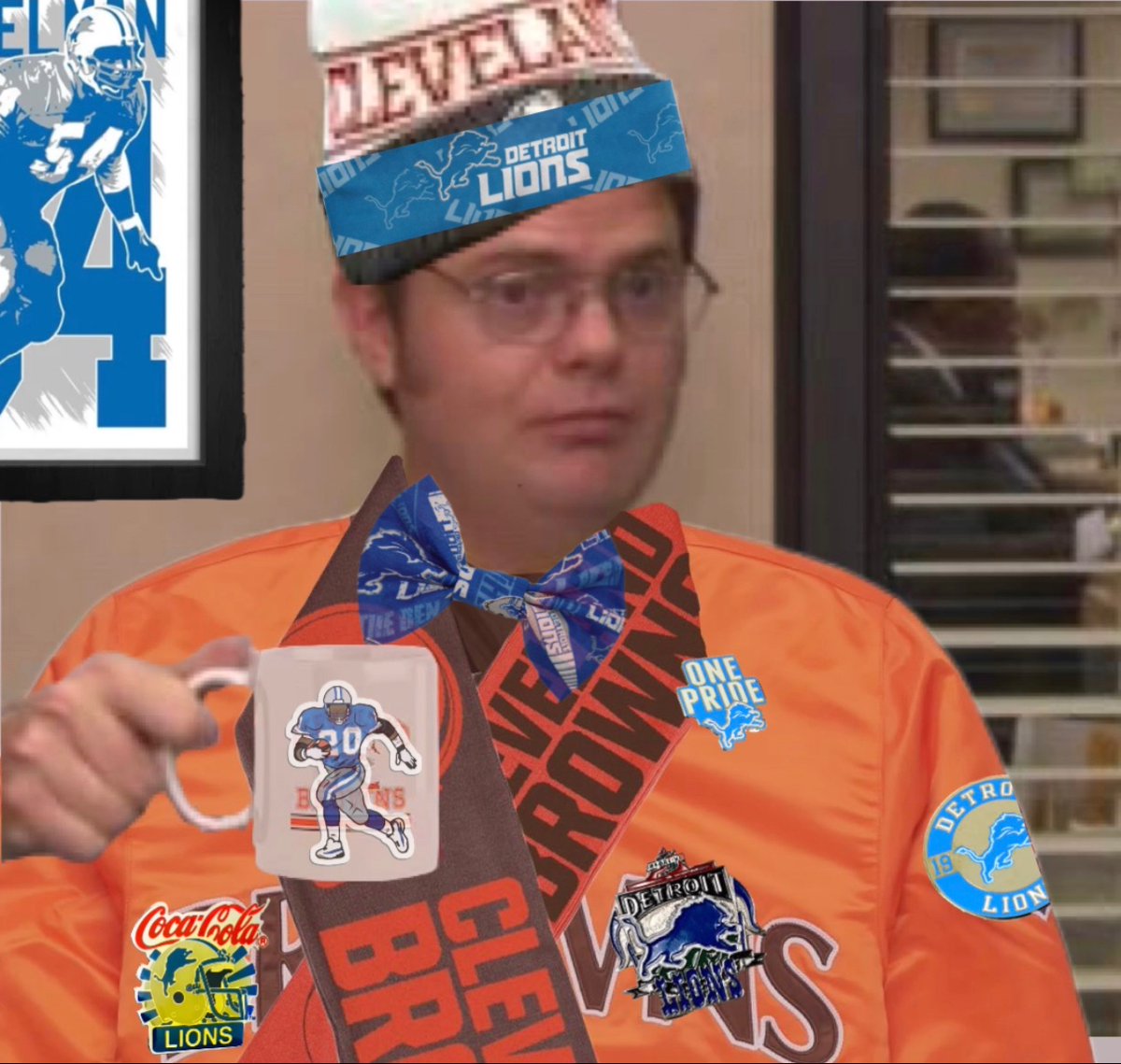 CLEfan2413's tweet photo. @reflog18 Experienced Browns fans had stepped away to grab a couple items they strategically stashed away. https://t.co/JDo0j25eeS