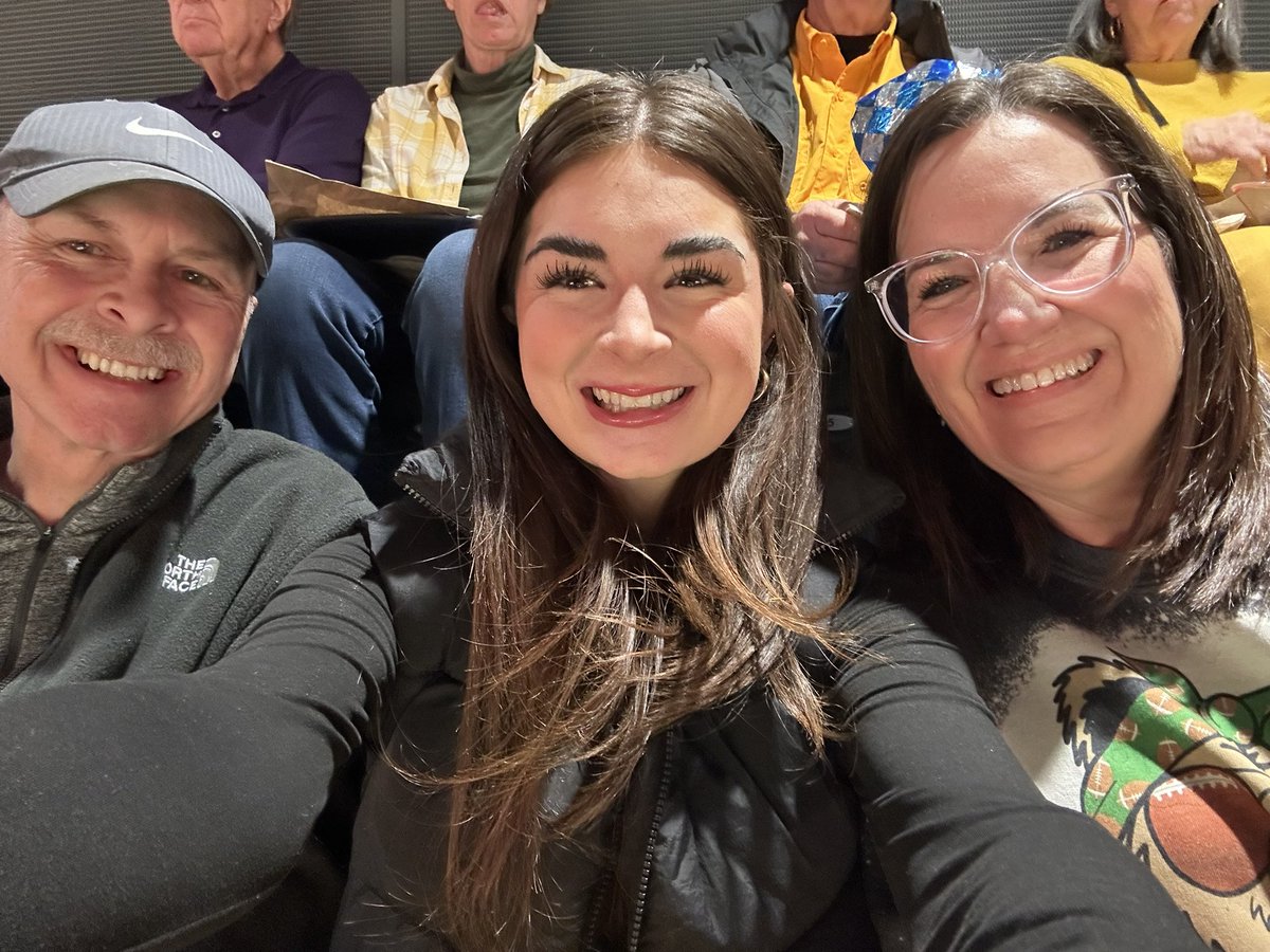 💐Michelle Chudej 💐 tweet media