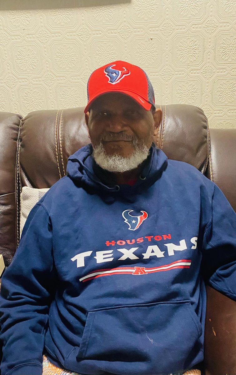 savvykj's tweet photo. I ❤️ my Texans!
#InthaHouse
#Texans #TexanBoys #TexansGrandDad https://t.co/4tp2vA3IMs