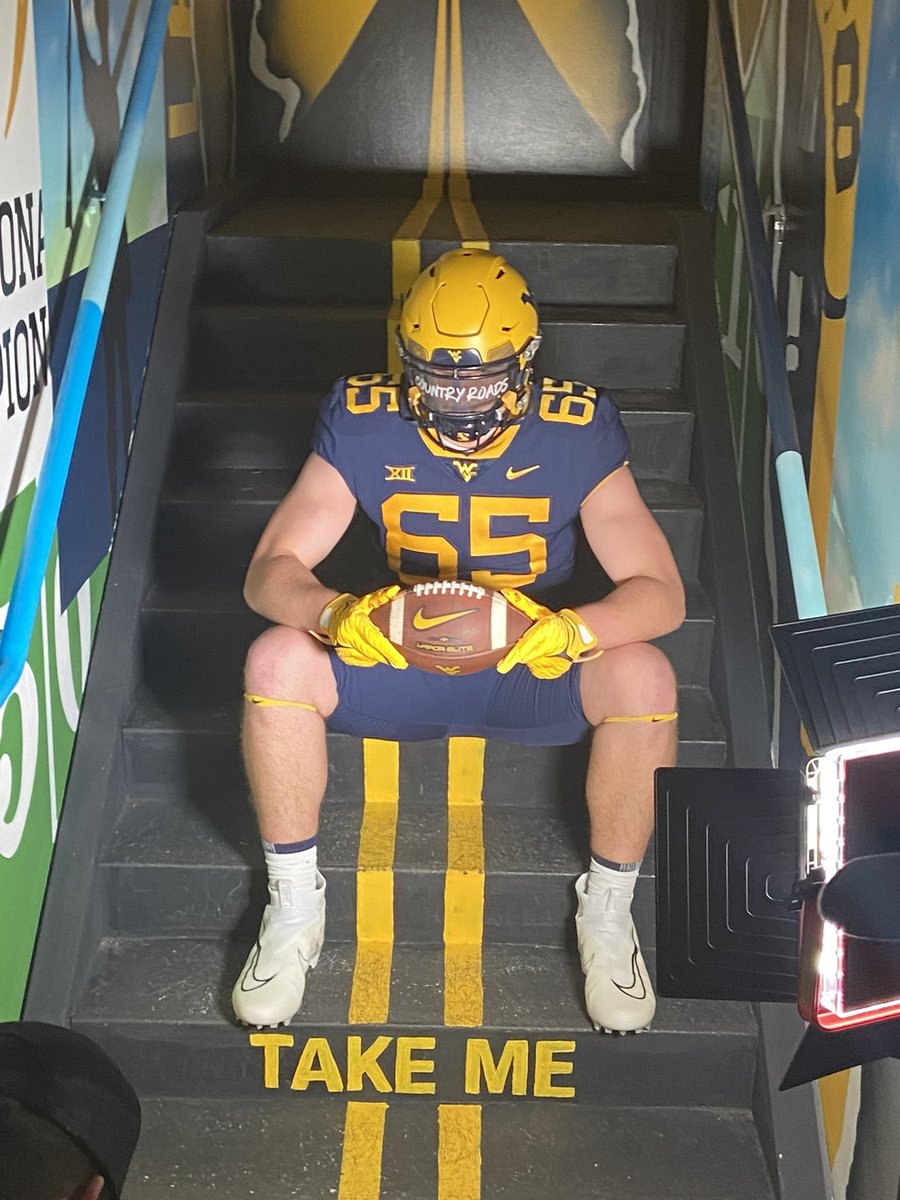 ChanceJohnso_25's tweet photo. Had an amazing visit at @WestVirginiaU had a great time hope to be back soon @CoachMillz_ @CoachMooreWVU @2smoothkriminal @CoachDMCH https://t.co/nnaU99k4cr