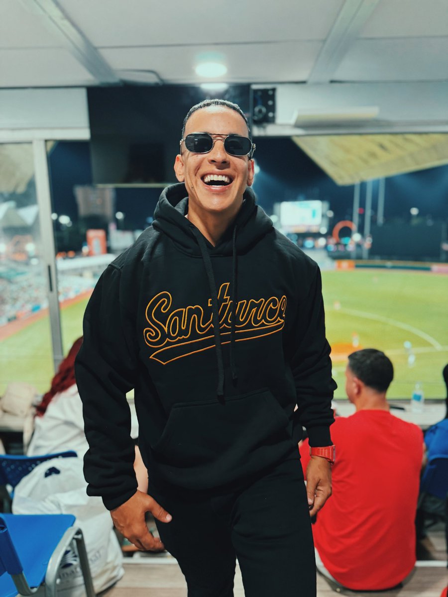 daddy_yankee's tweet photo. Bonita la vida ☀️🙏🏼 https://t.co/CqaB0DwIiQ
