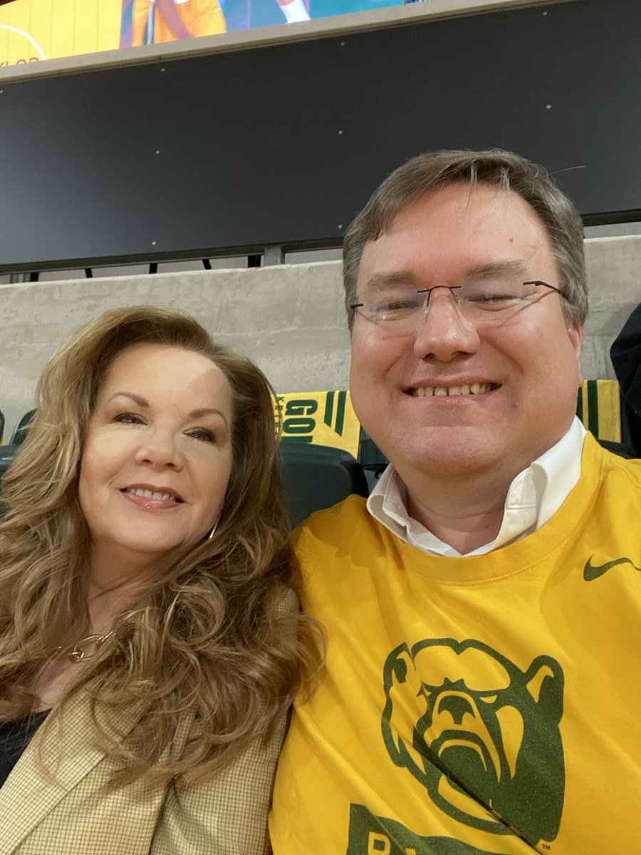 Jdfoy1's tweet photo. It’s game time! #sicem https://t.co/dwoIKRvgss