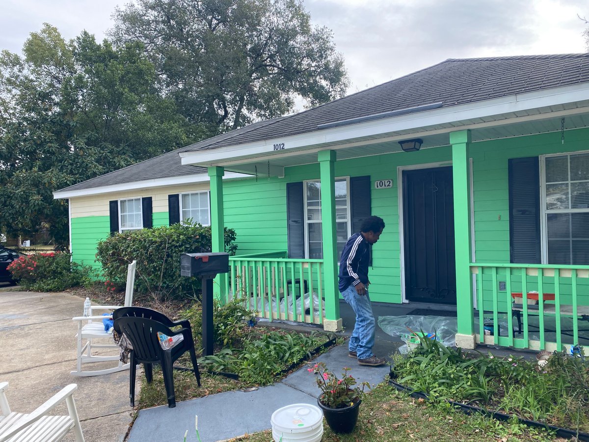 SBWout's tweet photo. Today was cold and windy but I  enjoyed @unitedwaynefl day of service activity. We were a team of three moving at the speed of light to get it done! https://t.co/V4NkoaXrgz