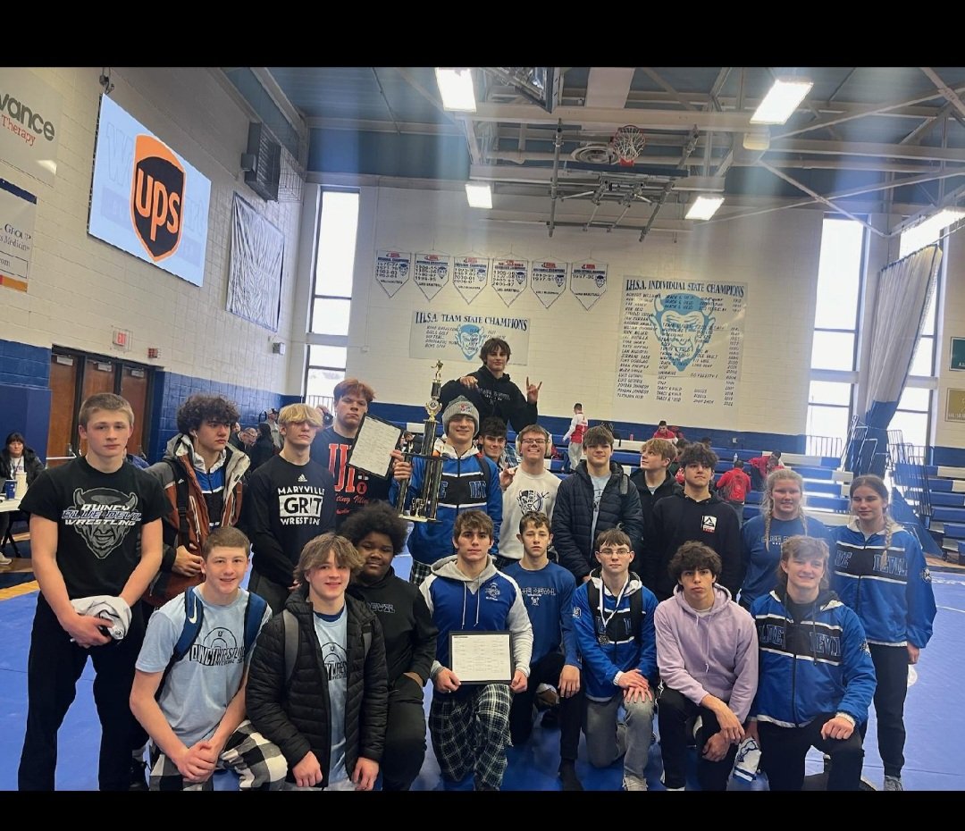 QHSWRESTLING's tweet photo. @QHSWRESTLING 
52nd QHS Blue Devil Wrestling Invitational CHAMPS!! #QWB https://t.co/HECBJmcf3q