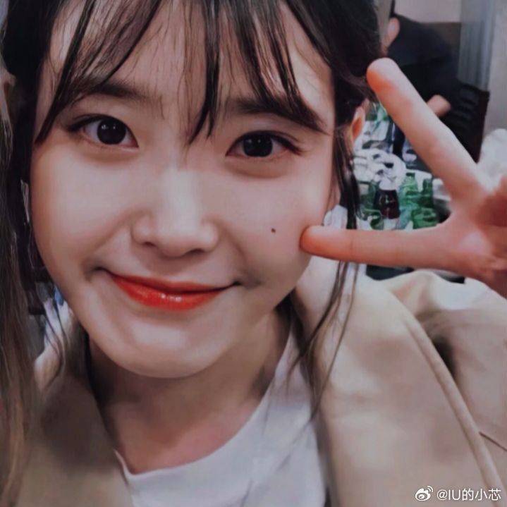 iuaenapieces's tweet photo. her pose https://t.co/pPAGsIyOB8