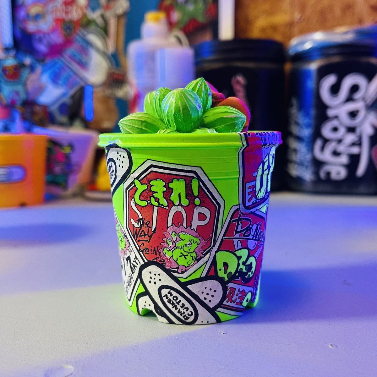 FrankenCustom's tweet image. 試作1号☝️
諸々調整🧟‍♂️

#多肉植物 #다육식물  #succulent  #plants  #echeveria  #リメ鉢  #franken_custom   #custom #BANSOCO #ばんそーこー