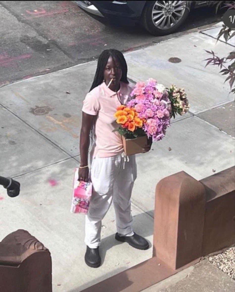 iambearlee's tweet photo. This how studs be applying pressure around Valentine’s Day https://t.co/u76XH4v2W9