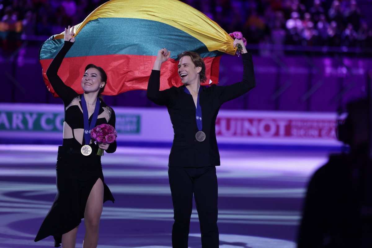 🇱🇹 Amazing performance! Congratulations to Allison Reed and Saulius Ambriulevičius who won the European championship bronze medal!