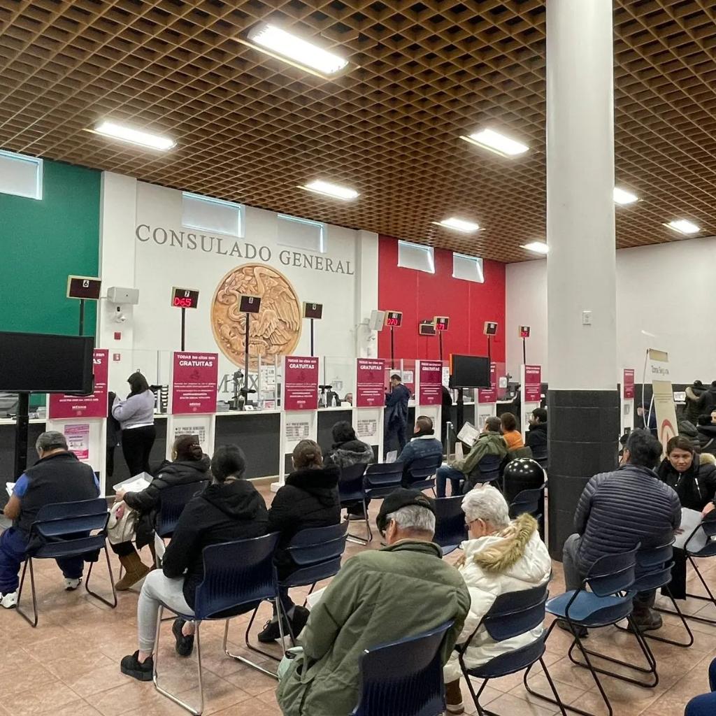 ConsulMexCho's tweet photo. ¡Con mucho compromiso hoy nos sumamos a la jornada credencialización que realizó la red consular🇲🇽 en todo el 🌎! En @ConsulMexCho 279 personas tramitaron la credencial de elector hoy. Recuerde que la fecha límite para registrarse  es el 20 de febrero en https://t.co/rjfbo2XyyN https://t.co/QHBURXMijC