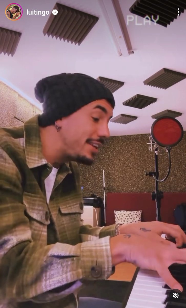 Comento__todo's tweet photo. Reel de Luis cantando "Nuestro Secreto"😍😍❣️. Darle mucho amor #Jessingo13E https://t.co/isGOeN3Ypi
