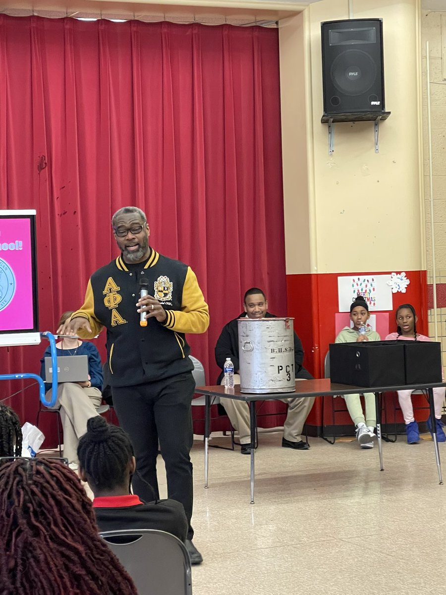 Thank you #DetroitAlphas for partnering with Emerson to bring the message and legacy of Dr. MLK, Jr. to our students. The presentations and speakers, which include Madam Secretary of State #JocelynBenson and Councilman #JamesTate, were great. It was a day of civics. #DPSCD