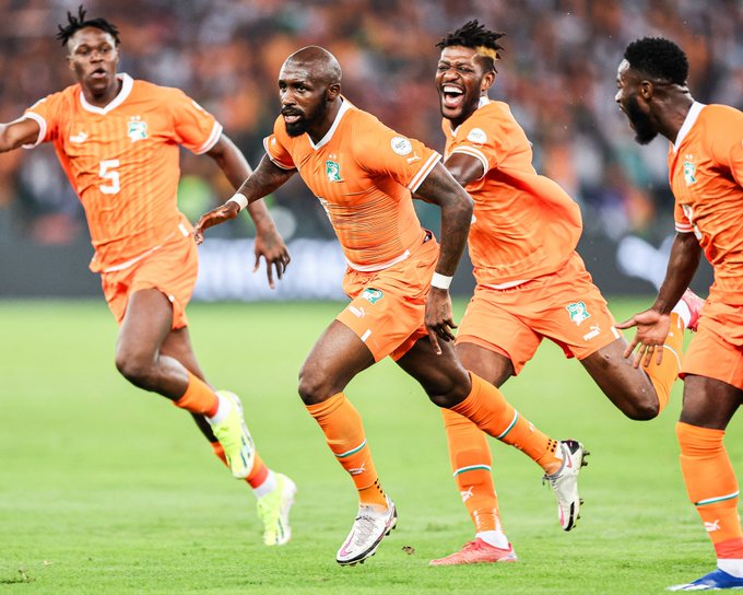 ActuFoot_'s tweet photo. Il est en mission. 🇨🇮😤🐘 #CAN2023 https://t.co/IIFOB2ncA3