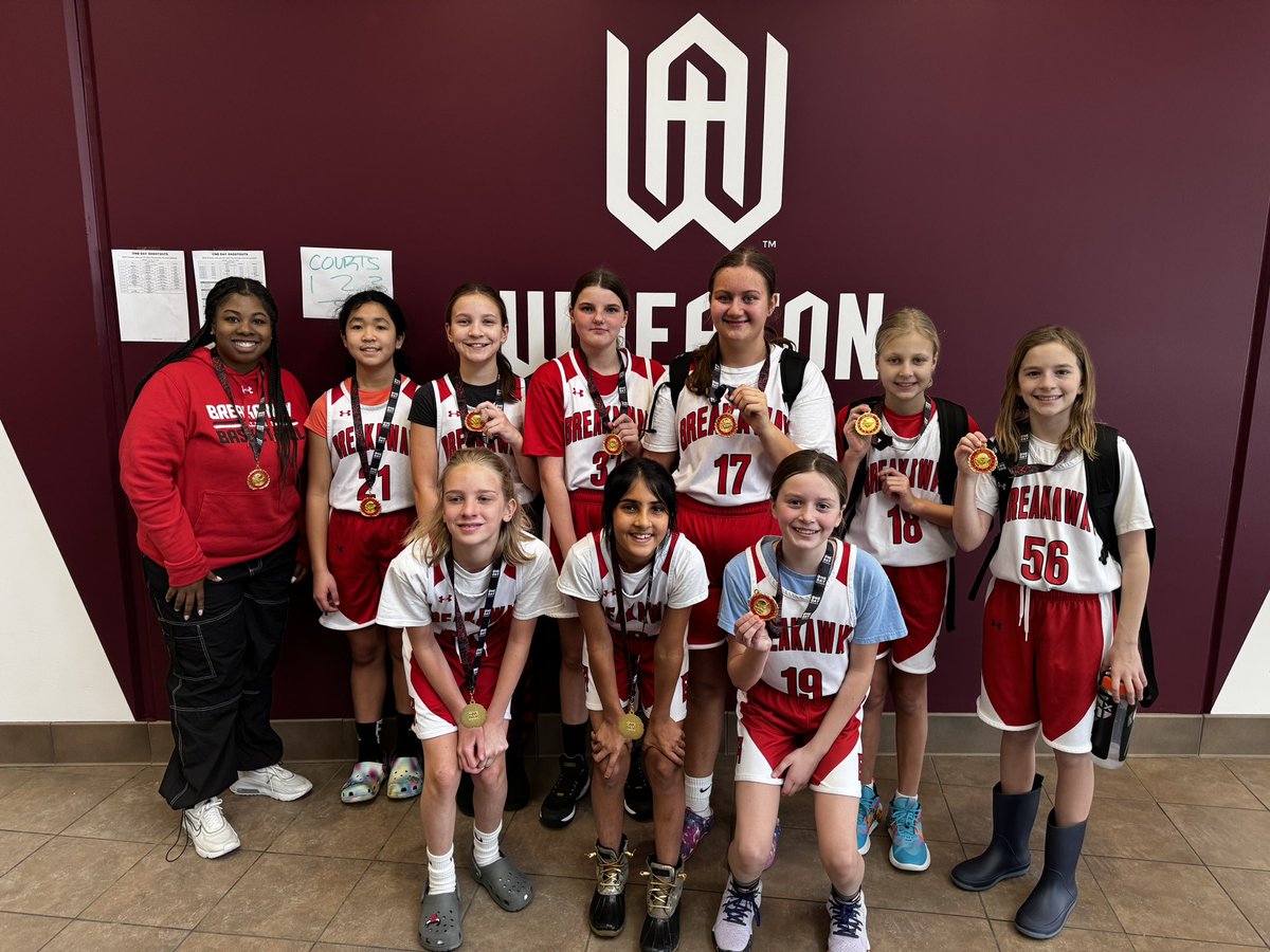 🏆Congrats to Breakaway Basketball GOLD 6th Girls Champion at today's MLK “I Have a Dream” Classic.👑

❄️Jan 20-21 Frozen Four Shootout. 250+ teams already registered! #PlayOneDay 
▶️ onedayshootouts.com