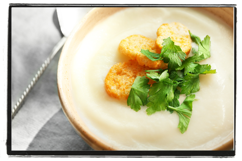Creamy Potato Soup on a cold winter's day is like a warm hug from home. And this soup is so silky, creamy, and delicious that you'll likely want two or three hugs! 🤗🤗🤗 Enjoy the recipe: vegannook.com/recipe/creamy-… #veganfood #vegan #plantbased  #Veganuary2024