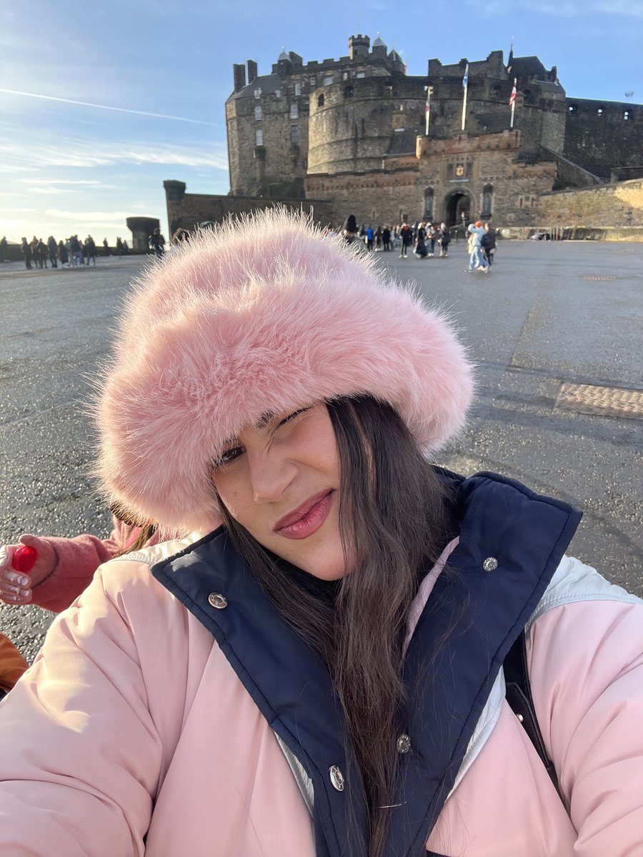 yaimellado's tweet photo. un cupcake de fresa por edimburgo 🌸 https://t.co/ynIct0YPpy