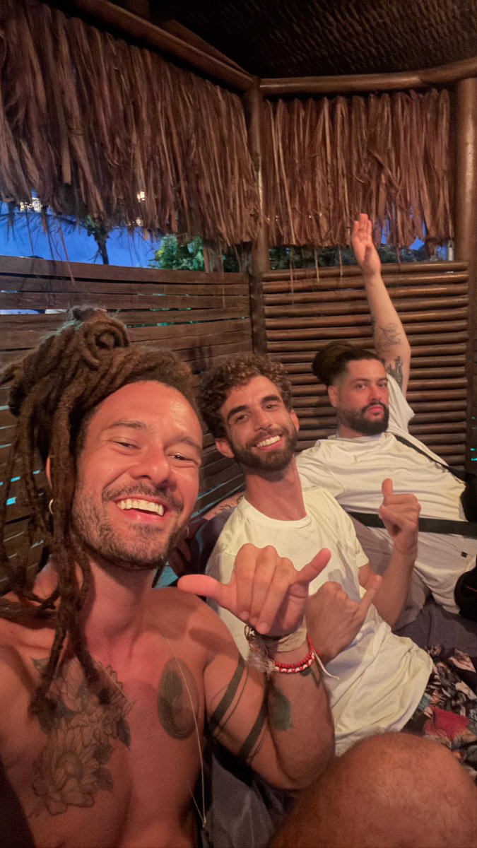 “Grandes poderes trazem grandes responsabilidades!” <a href="/talesmaneva/">Tales Polli</a> <a href="/gabrielelias/">Gabriel Elias</a> BORA VIVER!!! ✌🏻