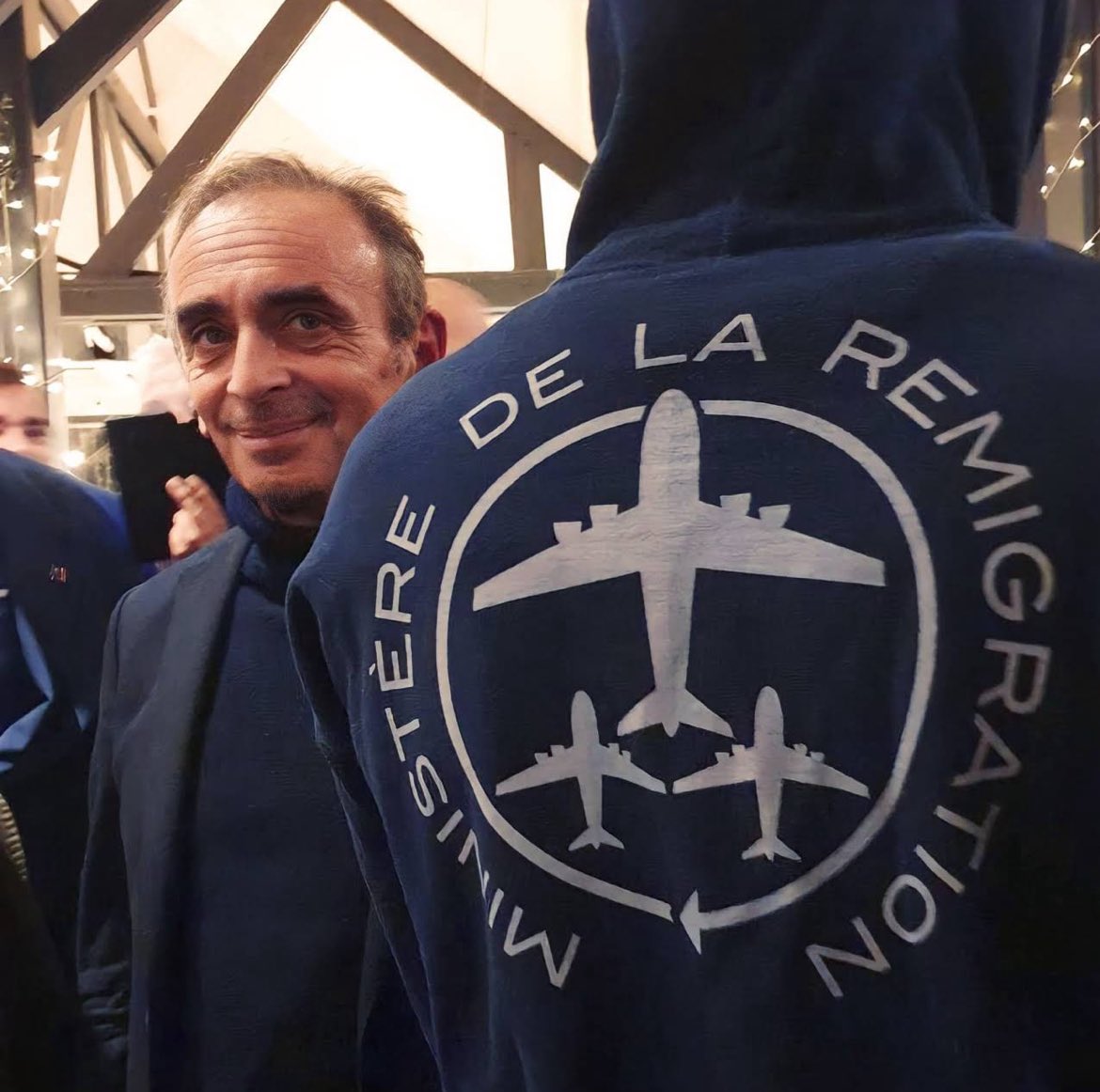 largo13009's tweet photo. @Mrpolitique88 @2022_Victoire @___GenX___ @J_Bardella @MLP_officiel @mister_off6 @BurgerEmmanuel @BCGa17 @CHAOLIN58413381 #AvecMarion 
#avecEric https://t.co/yMjw2SUKVW