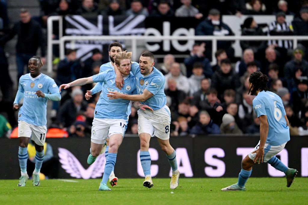 We keep fighting 🩵💪🏽 Welcome back @KevinDeBruyne 🤩 @ManCity