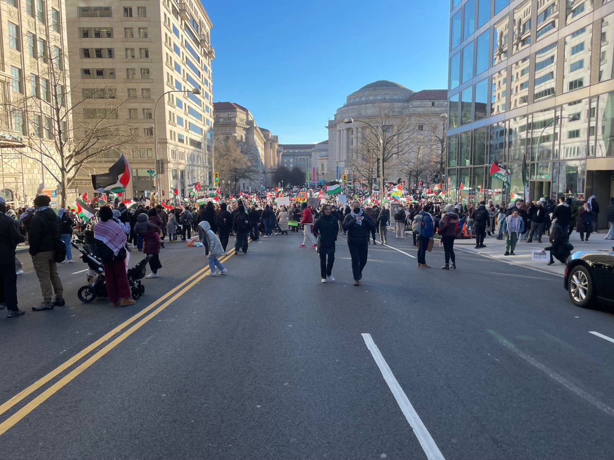 Robin D. Bank tweet media