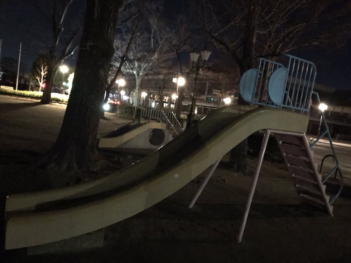 夜が明ける前。この時間が好き。

独り占めしている感覚になるから。
たまに散歩したくなる。

名古屋から京都まで散歩しちゃったよ、てへぺろ。