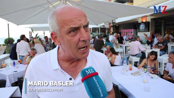 Diese Footballer sind absolute Weicheier. Habe früher im Januar auf dem Betze und im Weserstadion im Kurzarm Trikot selbst bei -30° regelmäßig Weltklasse gezeigt. #rtlnfl