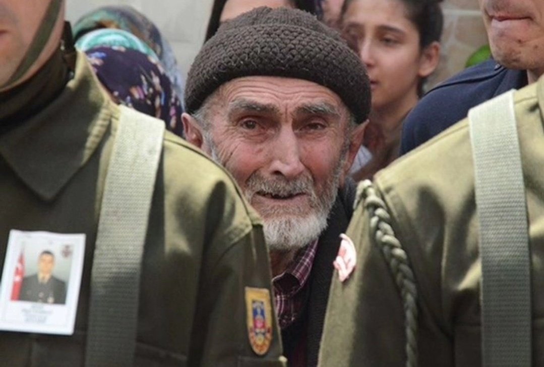 mumin_ozdere's tweet photo. "Bir vedadan geriye kalan."

 #sehitlerimizvar https://t.co/BvU1bpY14Z