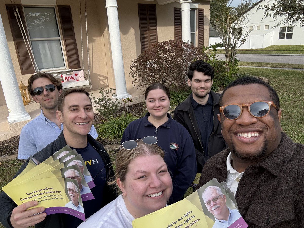 jimmyforjax's tweet photo. Team #Blueval showed up to support @KeenForFL! Our team knocked on over 400 doors thanks to the help of @JaxYoungDems @UNFDEMS & our awesome @DuvalDEC Chair @DanielHenryJAX! And we got to hang with the coolest Congressman, @MaxwellFrostFL. Now let’s win this thing! https://t.co/VJPVGM4Ndz