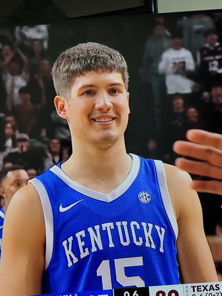 BarstoolUK's tweet photo. Smiling going to the line. What a fucking guy

(@BigBlueCarti) https://t.co/ixgcZxMnCB