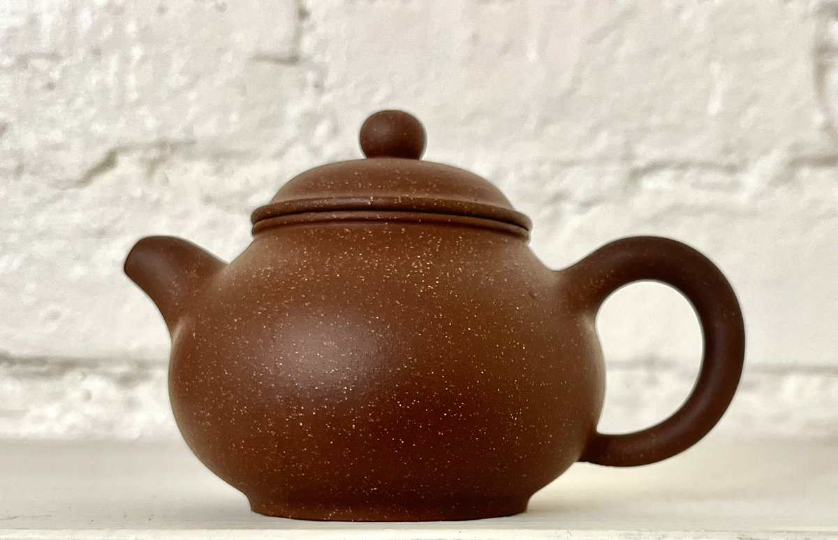 Olsburger's tweet image. The last few months I’ve been obsessing over videos of craftsmen making the famous #Yixing clay #teapots.
And going through some boxes today I discover we’ve had one this whole time! 😁😍