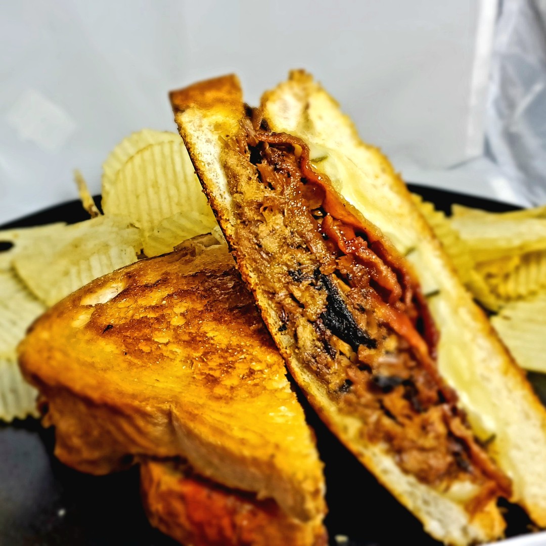 fullpintbeerpgh's tweet photo. Get out and enjoy some great beer &amp; music tonight! @FrankRodriguesAcoustic is in the house for his first show of 2024!! Check out our new menu items too from Chef Levi!

#drinklocal #drinkpgh #pittsburghmusicscene #pittsburghbrewery https://t.co/HQpzoQoMIc