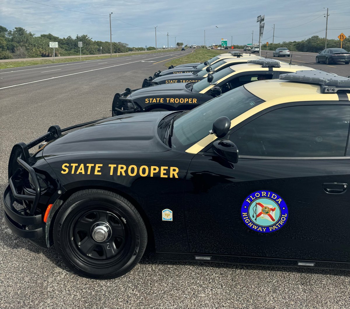 Slowing people down, one stop at a time - our roads are not racetracks!

#safety #fhp #highwaypatrol #statetrooper #speedlimit #buckleup #florida #tampabay #stpetersburg #slowdown #slowdownmoveover