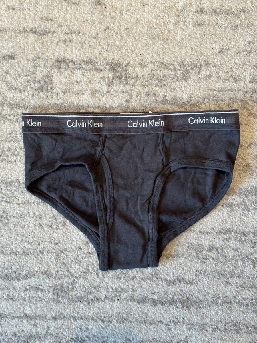 dadstopdrawer's tweet photo. Just added these Calvin Klein black briefs to the shop, size medium. Straight from dad's top drawer. https://t.co/QJyu7dv3St