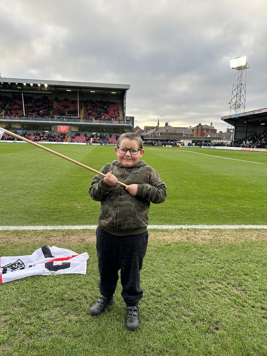 GtfcCo's tweet photo. GTFC V Notts County⚽️⚽️

An emotional day as the club and fans paid their respects to Cam and his dad. Our flag bearers did a fantastic job with both the flags and the minutes applause. Well done to all 👏👏

Joseph
Leo
Oaklin
Henry
Ruby
Harley
Charlie https://t.co/IOIBasomRC