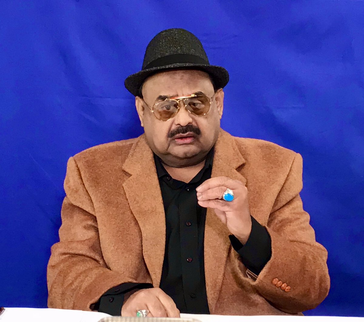 azizabadi's tweet photo. اہم اعلان
‼️‼️‼️‼️‼️‼️
ایم کیوایم کے بانی وقائدجناب الطاف حسین آج مورخہ 13جنوری 2024ء بروز ہفتہ لندن وقت رات ساڑھے 10بجے اورپاکستان وقت راست ساڑھے 3بجے ٹک ٹاک پر ہنگامی لائیوخطاب کریں گے۔
قائد تحریک کا اہم خطاب انکےٹک ٹاک اکاؤنٹ @altafhussain_90  پر لائیونشرہوگا۔دیکھنانہ بھولئےگا https://t.co/iiH2JUA4Qy