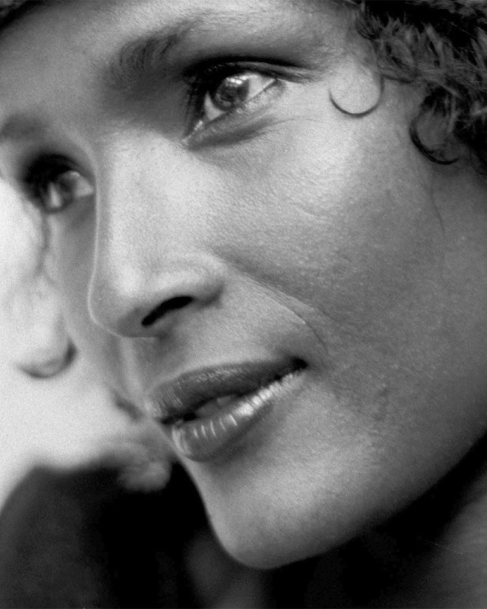 WARIS DIRIE, MADRID 2002 NIKON F5. Kodak TMax 100 #warisdirie #portrait #bernardodoral