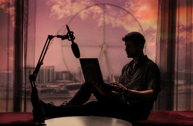 Yash_Wankhede_1's tweet image. &quot;🎥 Considering to dive into the world of filmmaking but can&apos;t decide which course to take– torn between two of my favorites @samkolder and @LostLeBlanc. 🤔 Any insights from the youtube community to help me decide?  #YouTubeCreators #CourseAdvice #ContentCreator #CreatorEconomy