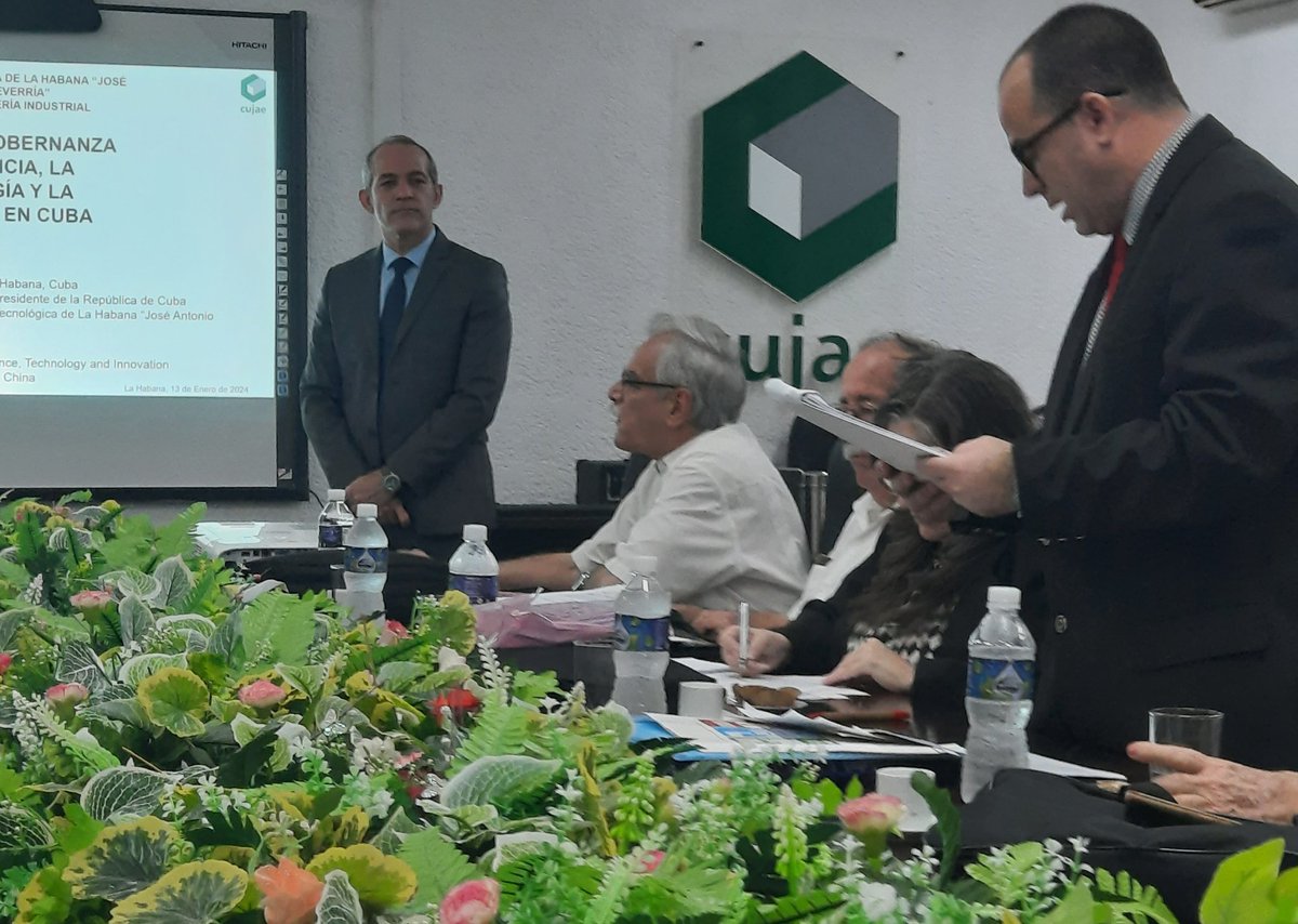 Desde <a href="/OCitma/">ORSA</a> felicitamos a <a href="/ArmandoRguezB/">Armando</a>, Viceministro de <a href="/citmacuba/">Ministerio de Ciencia, Tecnología y Medio Ambiente</a>, quien recibió hoy el título de Doctor en Ciencias, luego de defender exitosamente su tesis doctoral "Modelo de Gobernanza de la Ciencia, la Tecnología y la Innovación en Cuba".
#CienciaCubana 
<a href="/citmacuba/">Ministerio de Ciencia, Tecnología y Medio Ambiente</a>