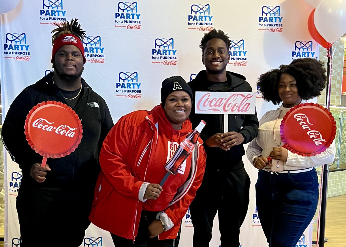 Carowinds's tweet photo. #Carowinds’ full-time and part-time associates spent yesterday afternoon celebrating the Soul of Cedar Fair with their peers during Party for a Purpose, sponsored by @CocaCola. https://t.co/b7KFsdcFuW