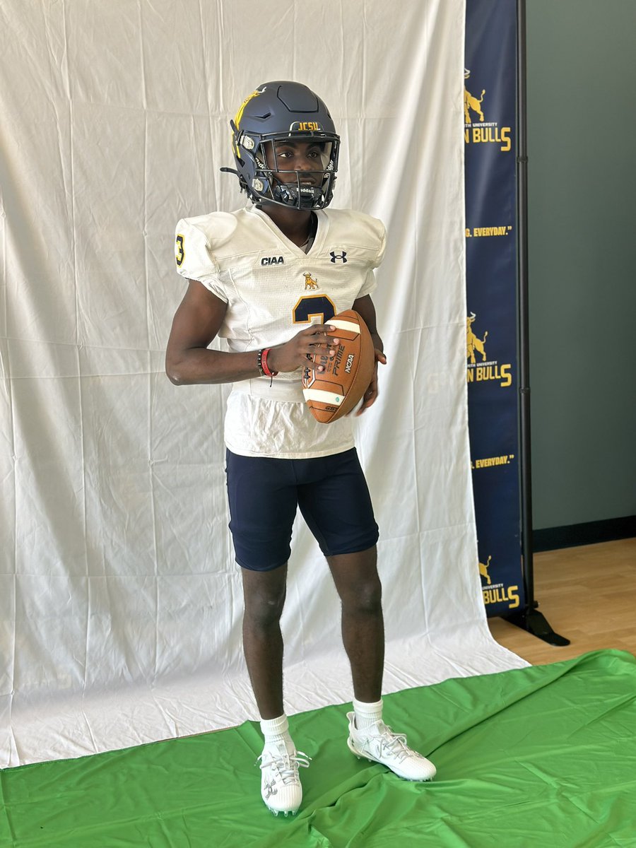 med_dashawn5's tweet photo. After a great visit and  talk with @CoachFlowers I am blessed to receive an offer to Johnson C Smith university https://t.co/UzYcUaTKn3