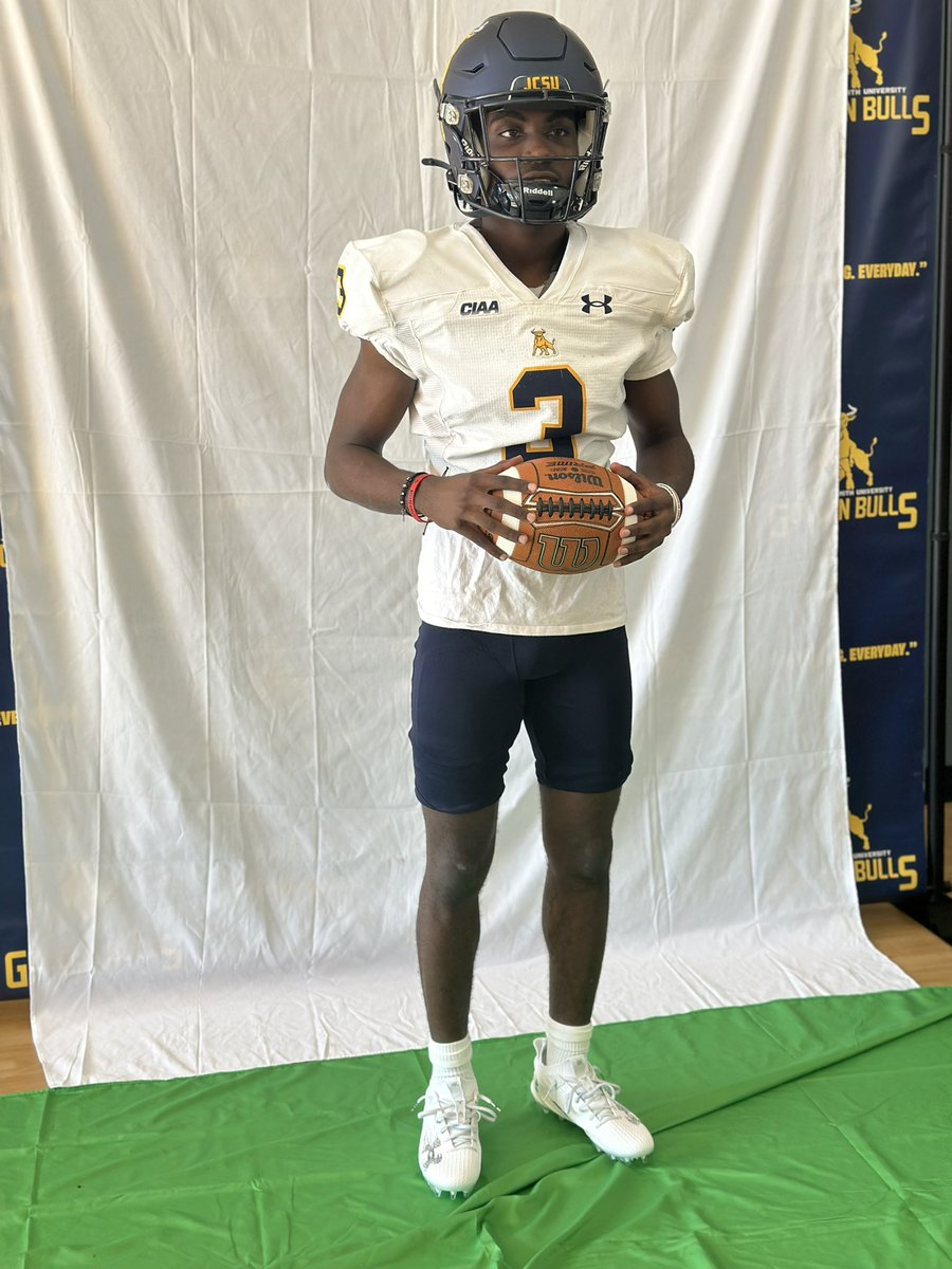 med_dashawn5's tweet photo. After a great visit and  talk with @CoachFlowers I am blessed to receive an offer to Johnson C Smith university https://t.co/UzYcUaTKn3