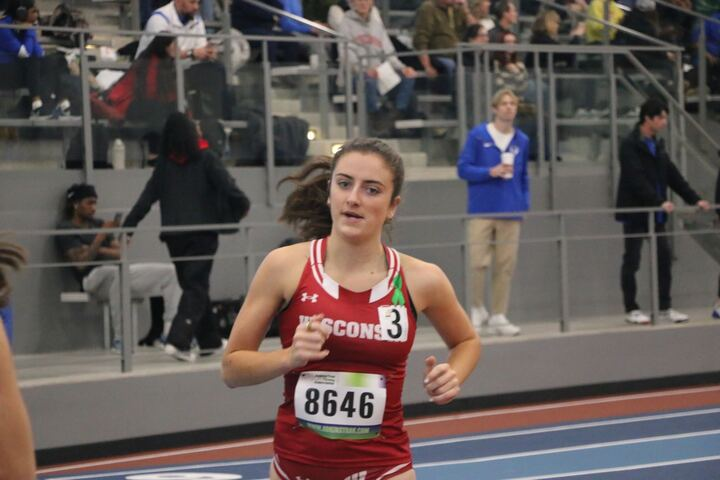 BadgerTrackXC's tweet photo. A top-10 mile run for three of your Badgers 🦡🦡🦡

2. Maggie Munson - 4:55.17
4.Bella Jacobsen - 4:59.77
5. Erinn Hill - 5:02.70 https://t.co/0mtfN1UAfE