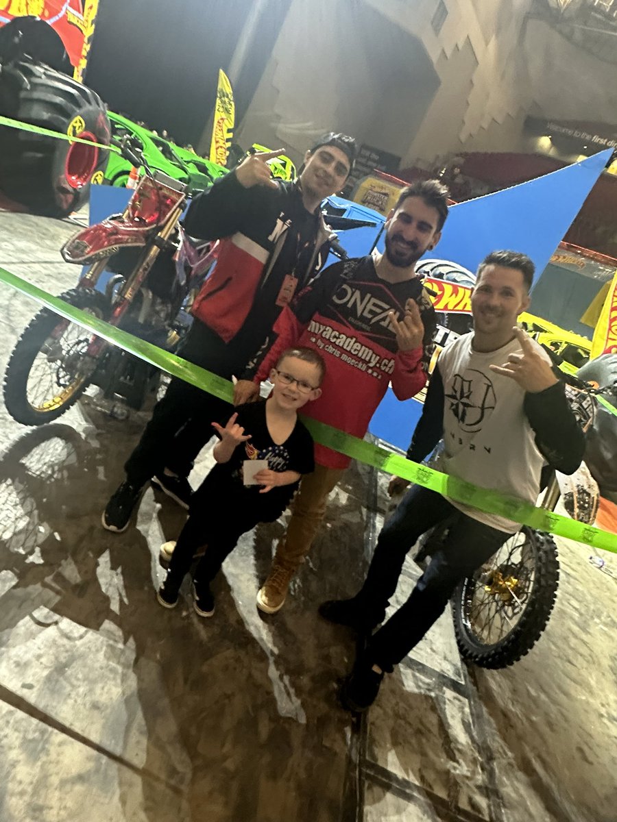 Pippa Robson tweet media