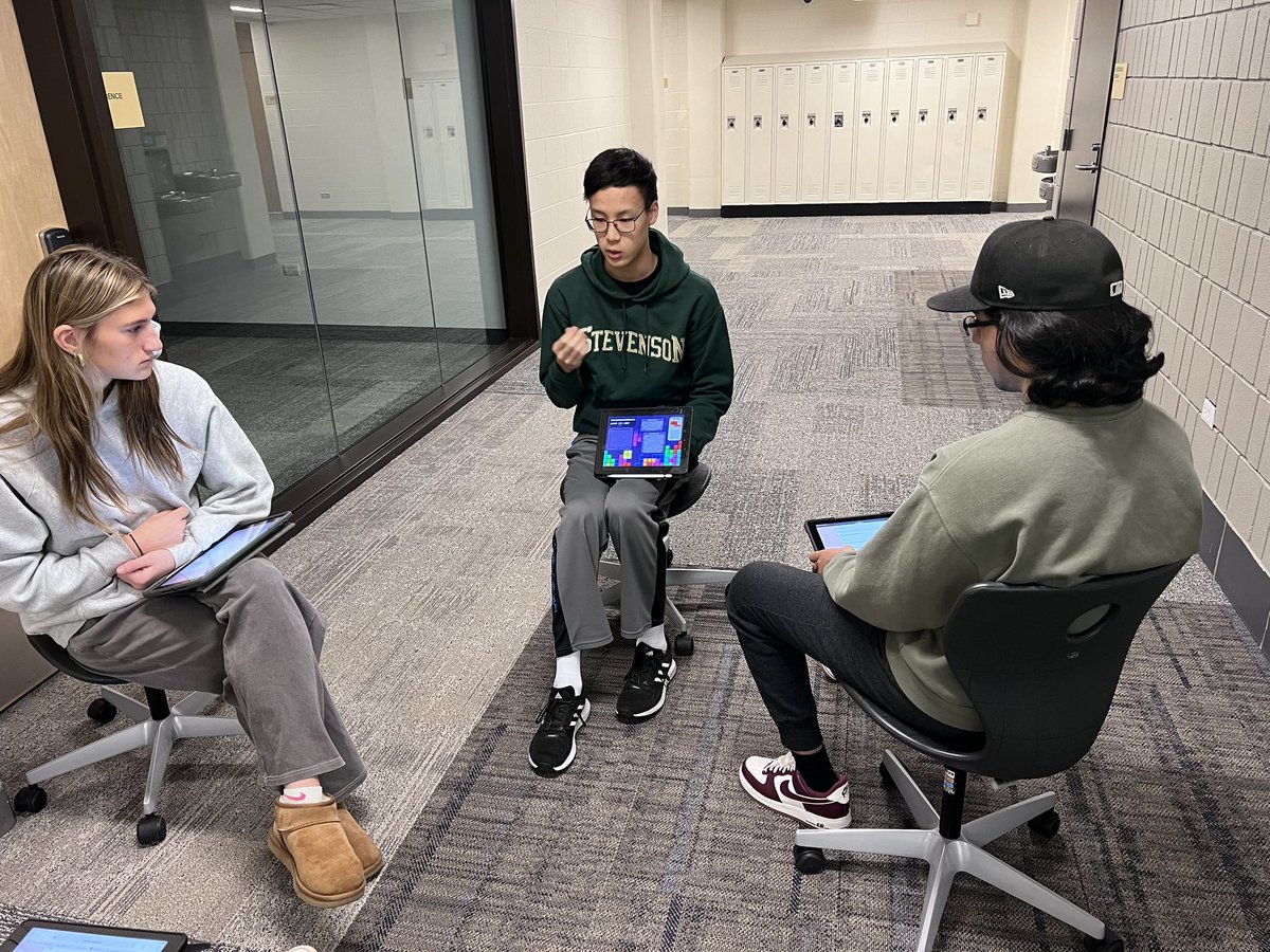 mathwithtomkiel's tweet photo. AP stats students sharing their Semester 1 research project with their peers https://t.co/yXGHUVWj5k